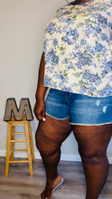 Load image into Gallery viewer, New Look Inspire Floral Top (22)

