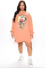 Load image into Gallery viewer, TOUR 1977 Oversized T-Shirt/Dress (Fits up to a 4X)
