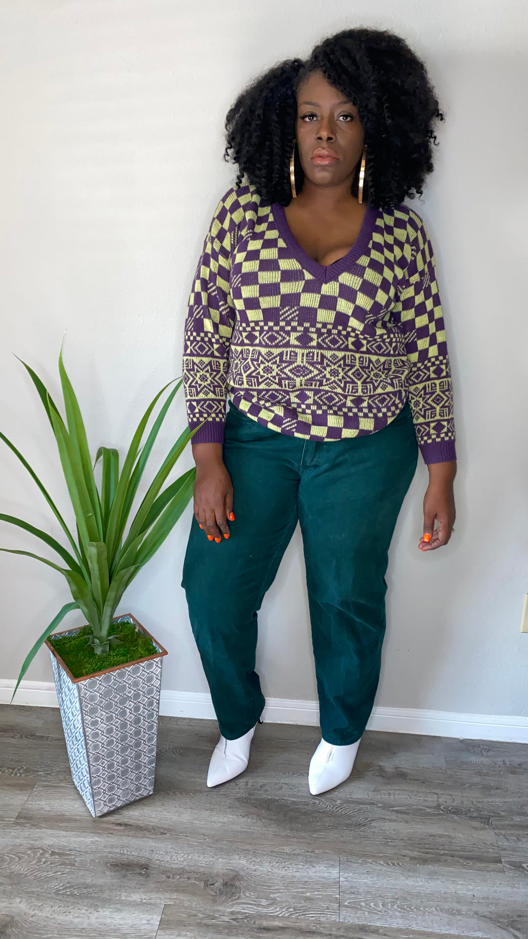 VINTAGE SATURDAY MORNING V-NECK SWEATER (2X)
