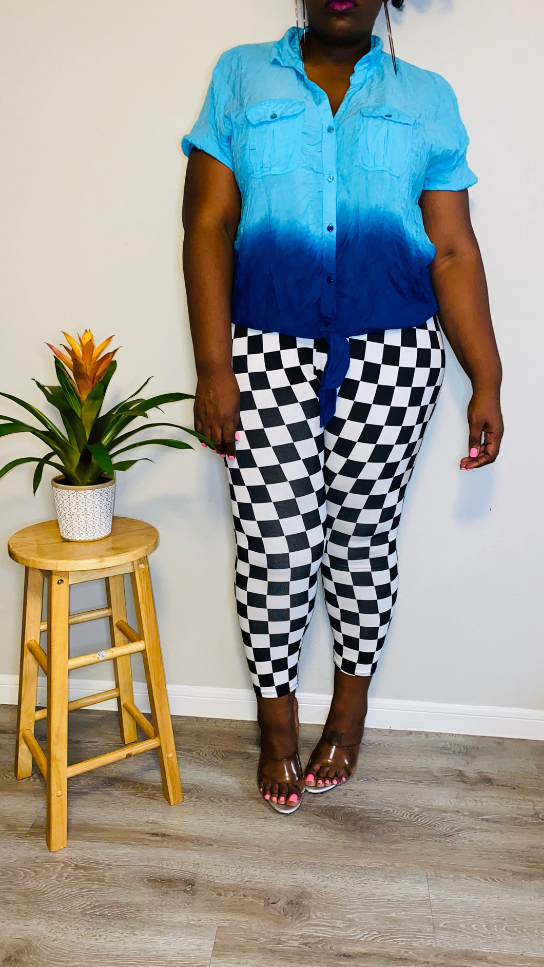 Teal to Navy Blue Ombré’ rayon Button Down (18/20)
